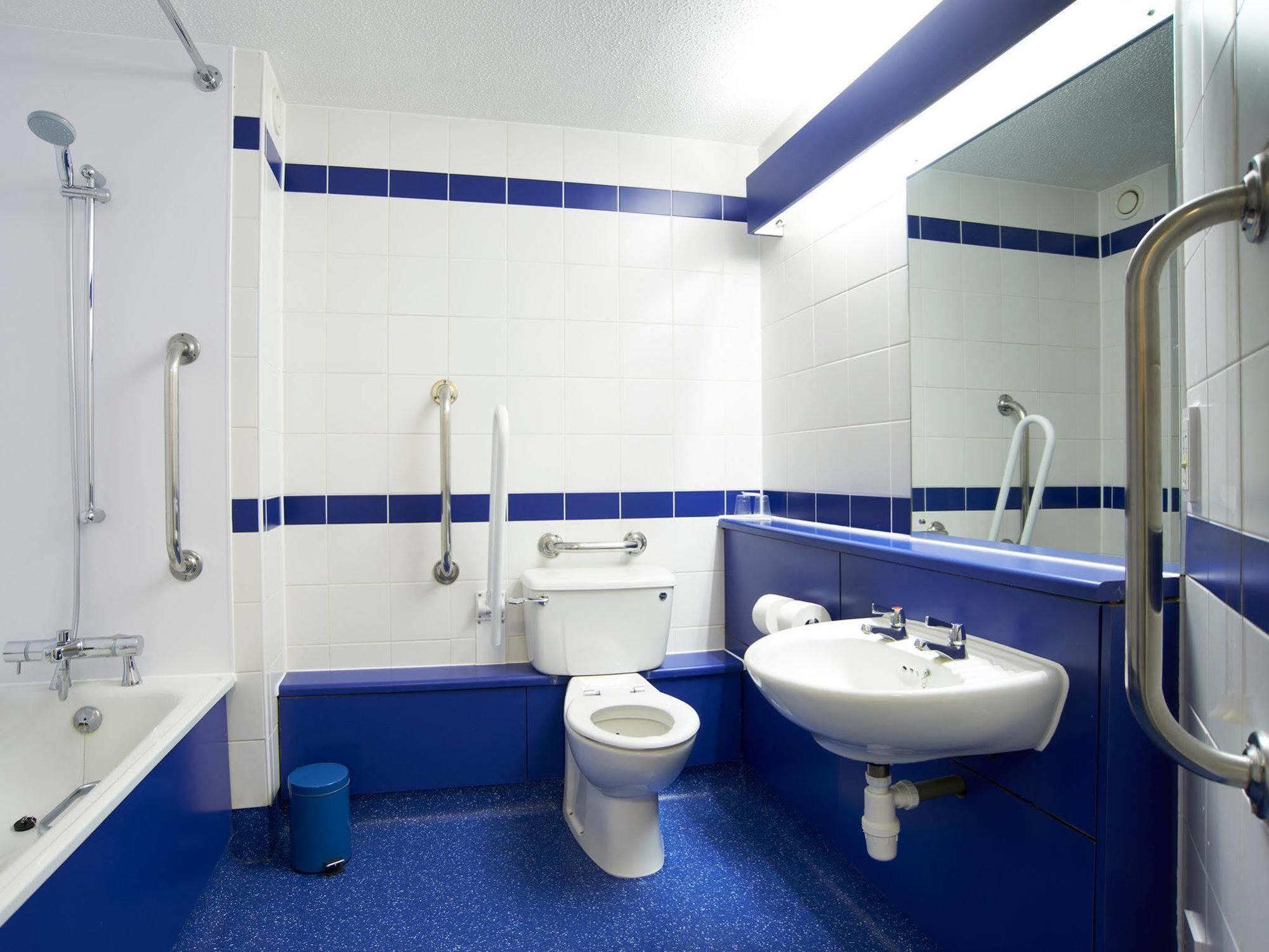 Travelodge Birmingham Central Broadway Plaza Eksteriør bilde