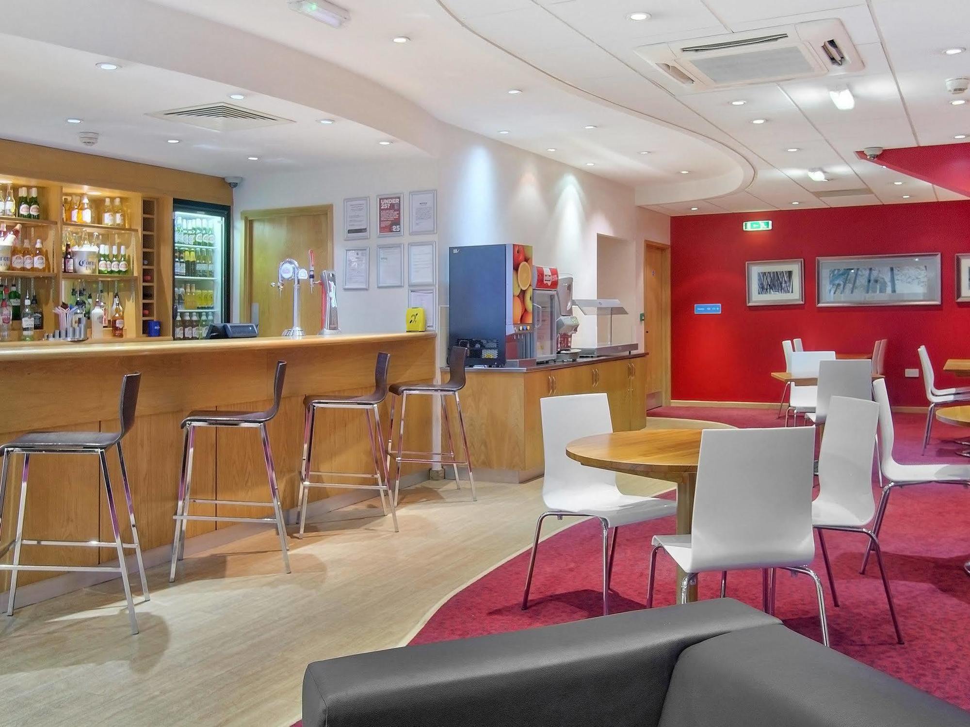 Travelodge Birmingham Central Broadway Plaza Eksteriør bilde