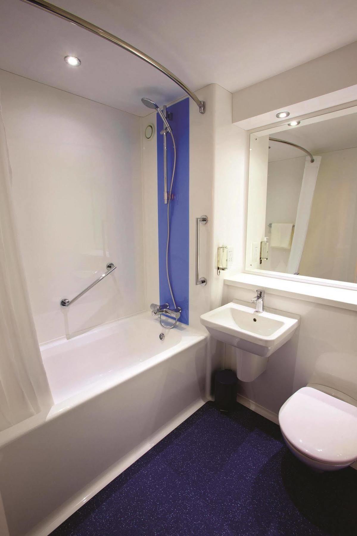 Travelodge Birmingham Central Broadway Plaza Eksteriør bilde